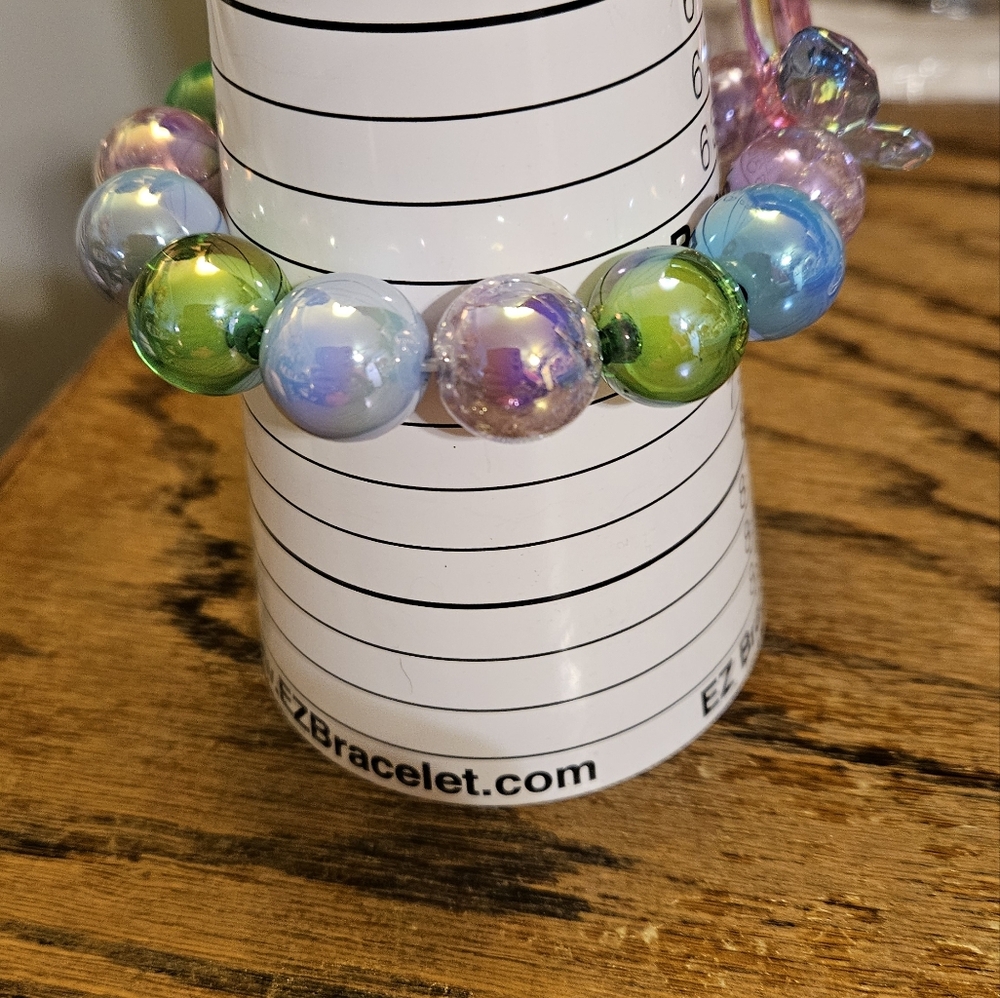 Handmade Colorful Beaded Butterfly pendant Bracelet. - Picture 4 of 8